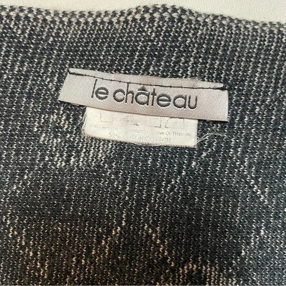 le chateau black white